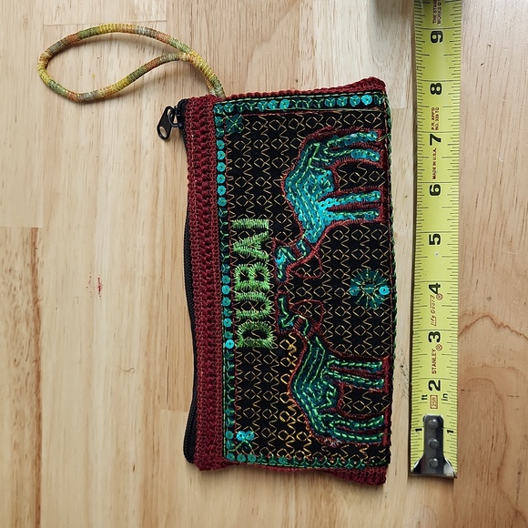 New Dubai Bag Wallet or Cosmetic Bag Sequins and Embroidery Stitching - Picture 3 of 4